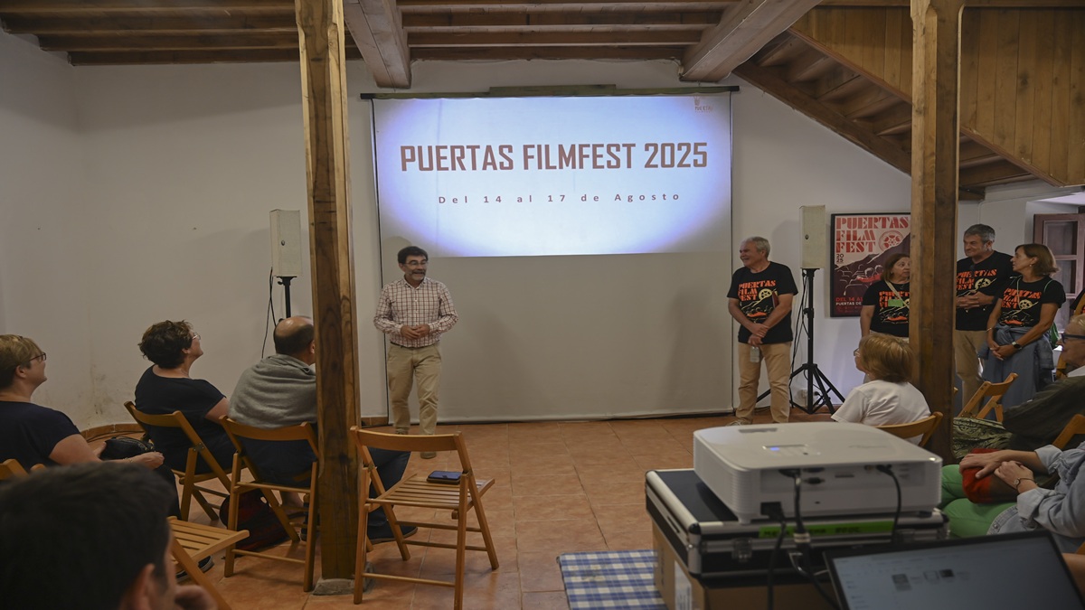 Puertas de Cabrales, un pueblo de cine.